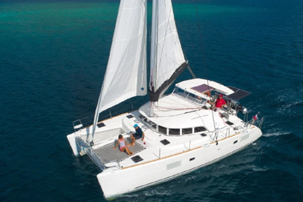 Katamaran-Tagescharter mit Crew Mallorca-Spanien