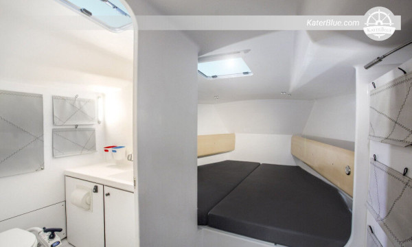 Pogo yacht weekly charters Marseilles-France
