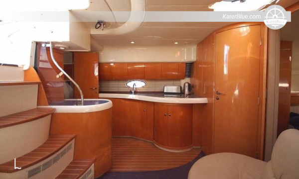 Noleggio di un'imbarcazione Fairline al tramonto con skipper Marbella-Spagna