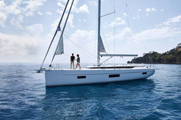 Bavaria vessel weekly charters Marseilles-France