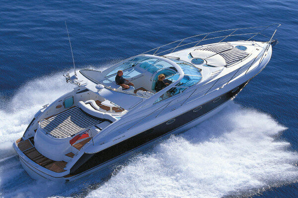 Yacht Fairline a mezza giornata con skipper Marbella-Spagna