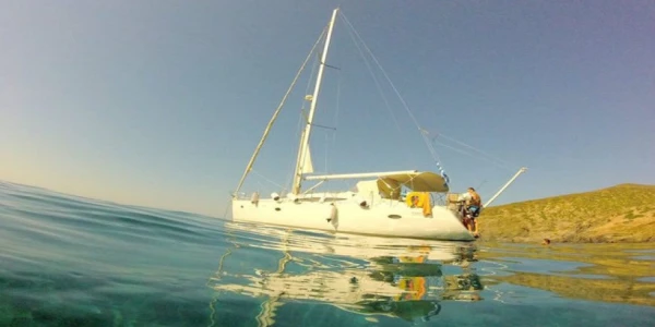 Sewa Kapal Setengah Hari di Teluk Cadiz, Spanyol