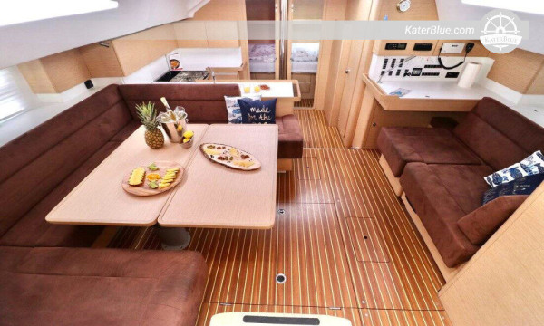 Weekly charter Elan vessel Vis-Croatia
