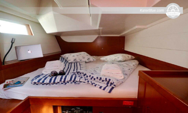 Beneteau vessel weekly charter Vis-Croatia