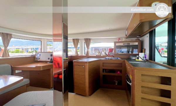 Luxury catamaran weekly charter Vis-Croatia