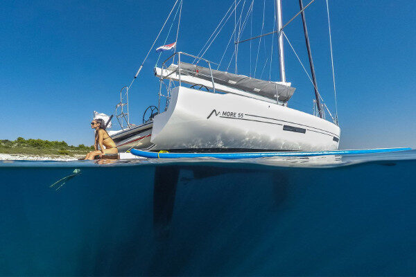 Più yacht charter settimanali Bisevo-Croazia