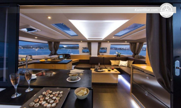 Viikoittainen täysin varusteltu bareboat-charter Korsikan saarella Ranskassa.