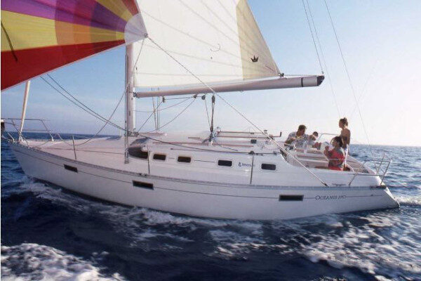 Noleggio Beneteau perfetto di un giorno a Marbella-Spagna
