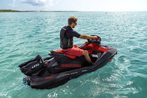 İtalya'nın Olbia şehrinde yarım günlük Sea Doo Jet Ski deneyimi.
