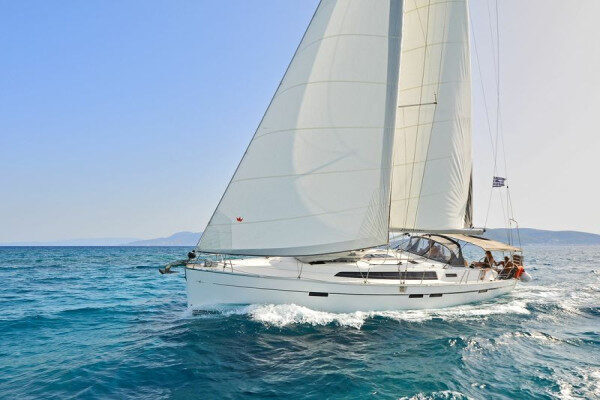 Wöchentliche Bareboat-Charter – Küstenvergnügen in Porto Novi-Montenegro