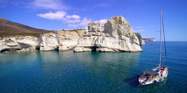 Noleggio barche a vela alla scoperta delle isole Polyegos Milos, Grecia