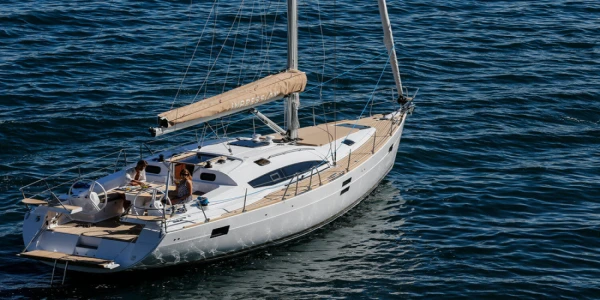 Norwegian Coastal Bliss Bareboat Charter Bergen, Norsko