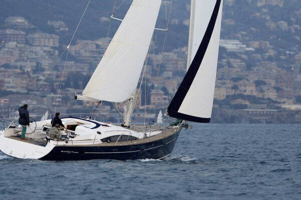 Esplorare le coste in bareboat charter Creta-Grecia