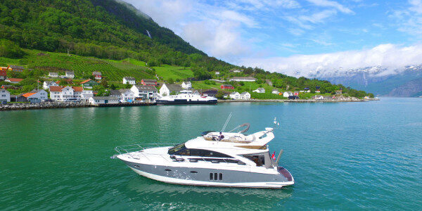 Fjord Retreat Privat Scenic Charter Rosendal, Norge