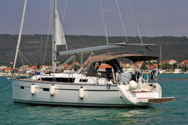 Settimanale in barca a vela Bavaria yacht escape Brac-Croazia