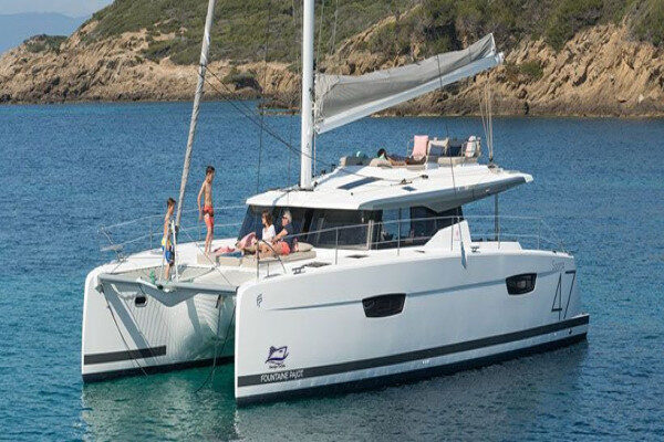 Vela all'isola con skipper a noleggio per un giorno Ambergris-Belize