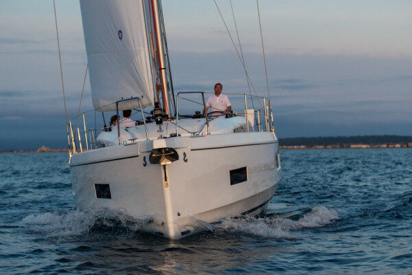 Noleggio settimanale di yacht Beneteau Hydra-Grecia