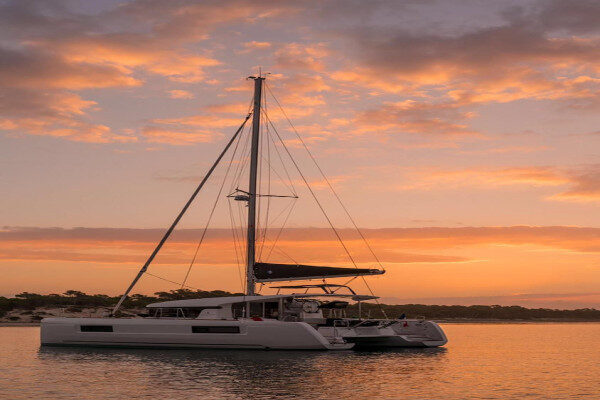 Greek riviera weekly catamaran charter Alimos-Greece