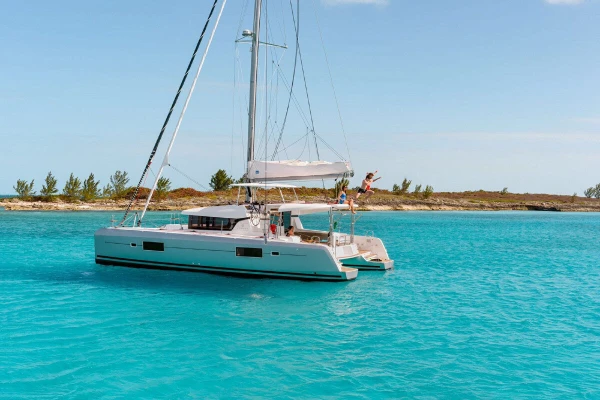 Lagoon vessel weekly charter Agistri-Greece