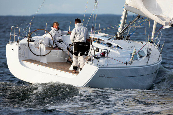Hanse vessel offer weekly bareboat charters Spetses-Greece