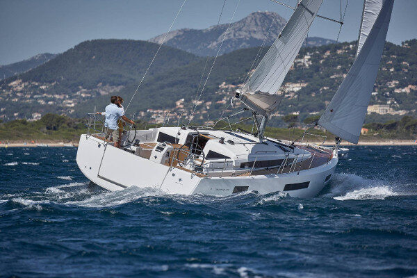 Weekly sailing yacht charters Paros-Greece