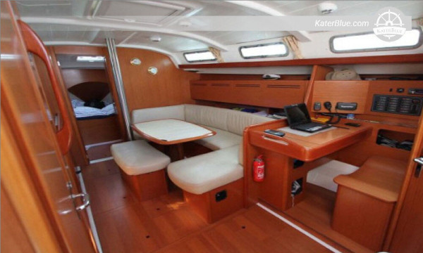 Immerse in Tranquil Beauty 2 Hour charter Lisbon, Portugal