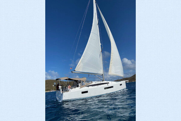 Best weekly bareboat charter in Bequia-St Vincent