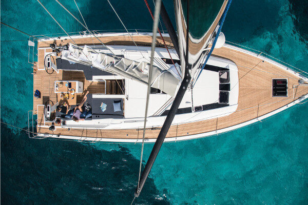 Nave a vela disponibile per charter settimanali Hydra-Grecia