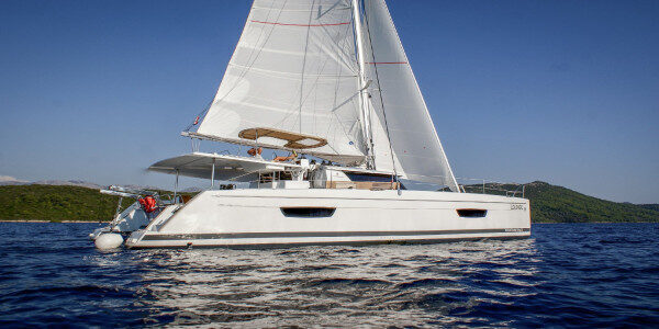 Sailing the IconicTagus 3-Hour Adventure Lisbon, Portugal