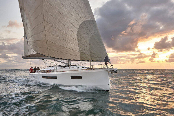 Weekly bareboat charters accessible Athens-Greece