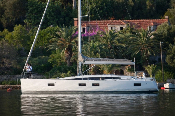 Weekly yacht charter paradise Chatham Bay-St Vinvent