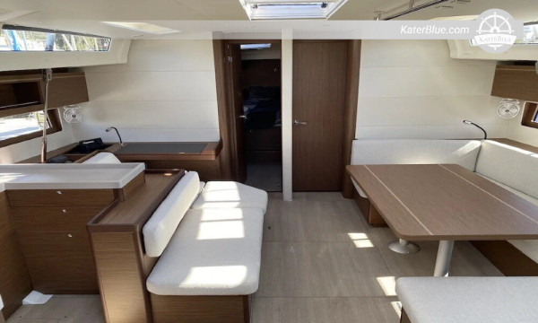 Weekly basis bareboat charters Spetses Greece