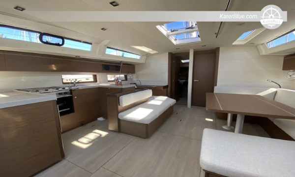 Weekly basis bareboat charters Athens Greece
