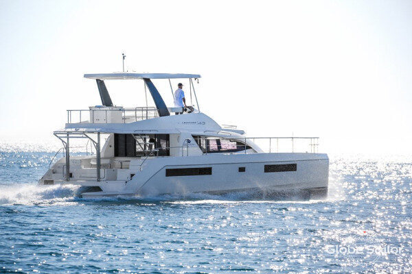 Leopard catamaran skippered half day charter Cholon Colombia