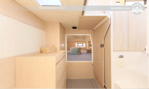 Leopard catamaran skippered half day charter Cholon Colombia