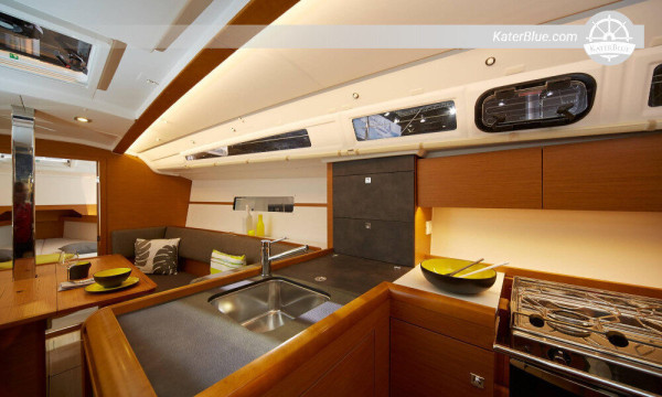 Luxury half day charters offer Cholon Colombia