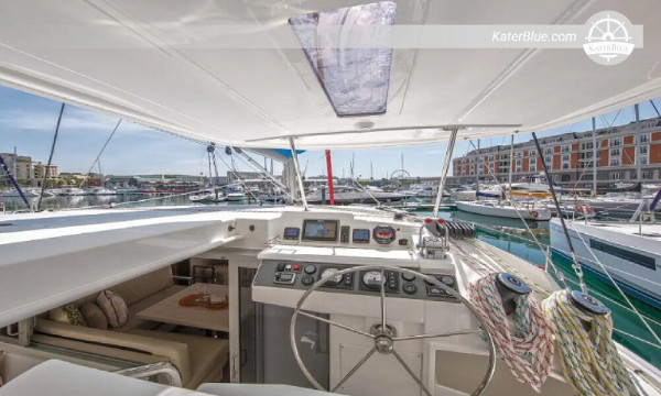 Luxury vessel skippered charters Whitehaven Beach Australia