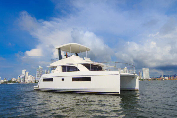 Leopard vessel skippered charter Cartagena Colombia