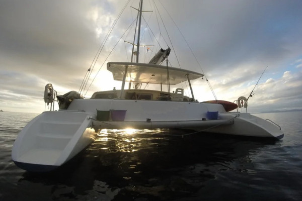 Location de catamarans de luxe avec skipper dans la Baie des Îles, Fidji