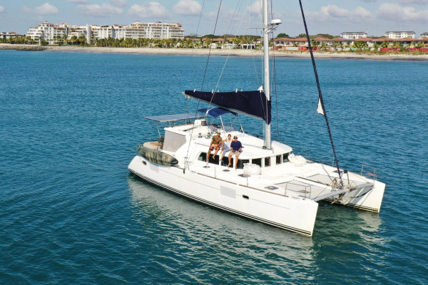 Lagoon vessel skippered charters Port Jackson Australia