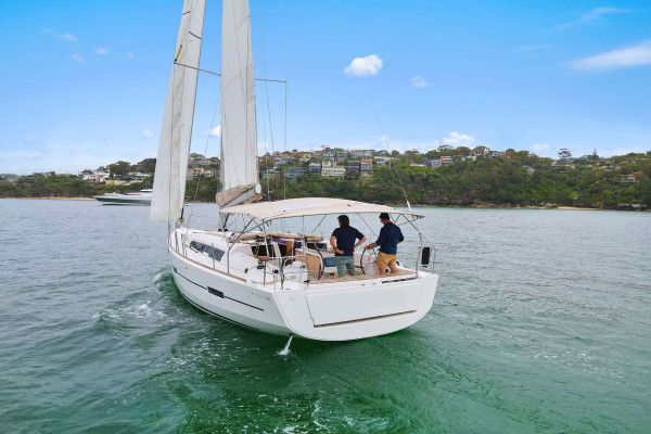 Luxusní pronájem monotrupu bez posádky Hawkesbury River Austrálie