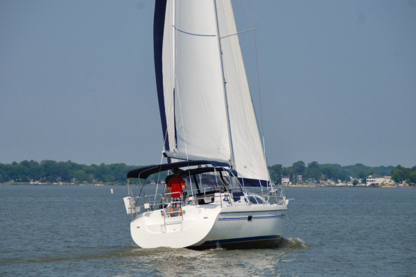 Sejlbådscharter med skipper i Bahia Mar America