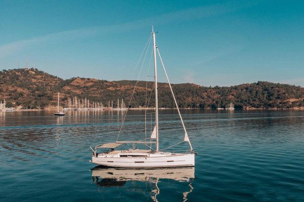 Economical bareboat charters Cronulla Beach Australia
