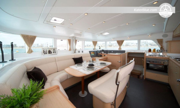 Lagoon yacht offer charter Royal National Park Australia