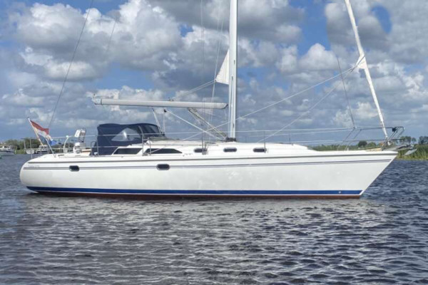 Luxury vessel skippered charter Middle Harbour Australia