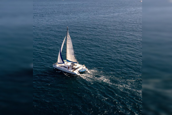 Skippered luxury catamaran charter Cabo-Pulmo Mexico