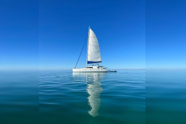 All inclusive catamaran charter Santa-Maria-Cove Mexico
