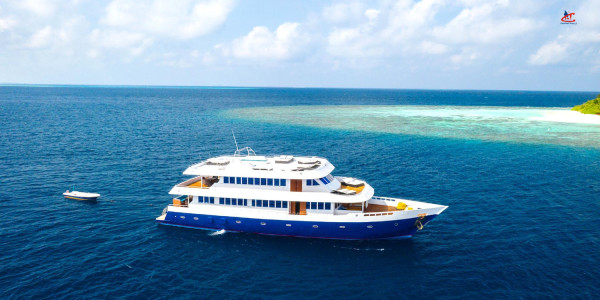 Explore Vaavu Atoll weekly Charter Male, Maldives