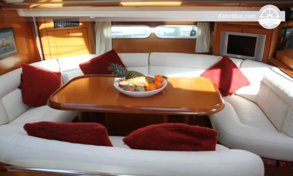 Unwind with Day Charter to Hook Island Queensland, Australia