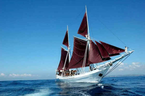 Czarter guletów all inclusive Binongko-Island Indonezja